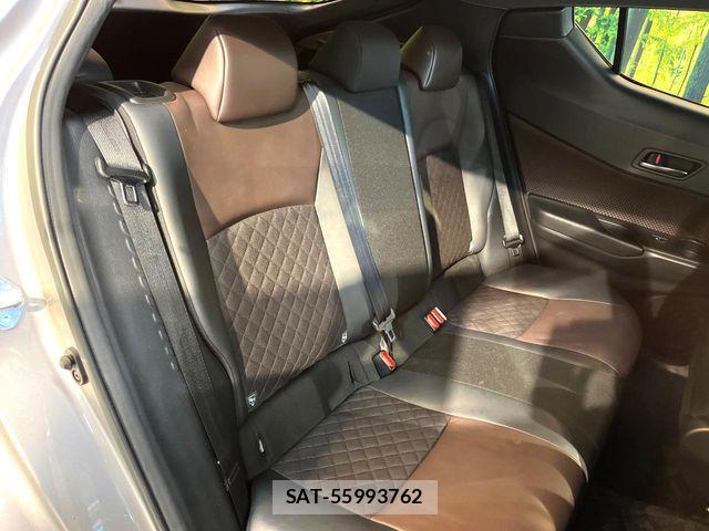 Toyota C-HR 2017-02 6751044-9
