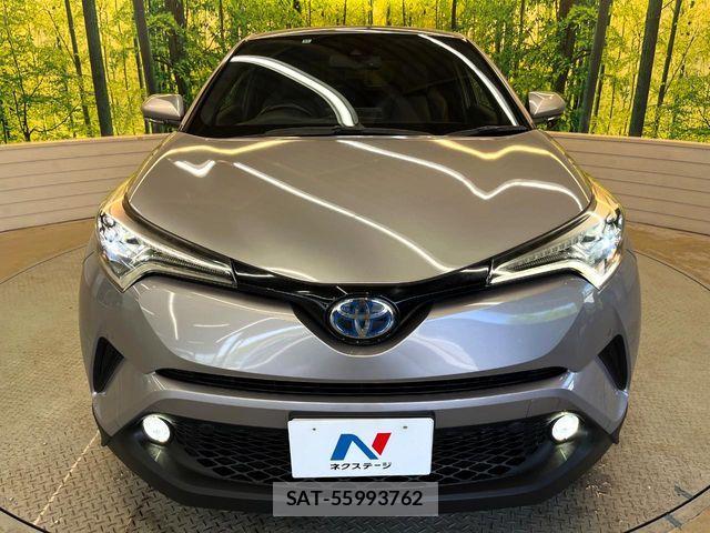 Toyota C-HR 2017-02 6751044-13