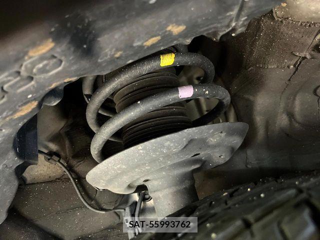 Toyota C-HR 2017-02 6751044-19