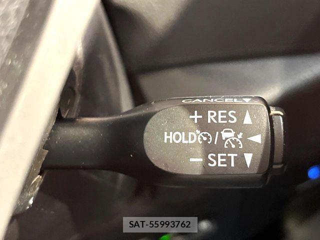 Toyota C-HR 2017-02 6751044-5