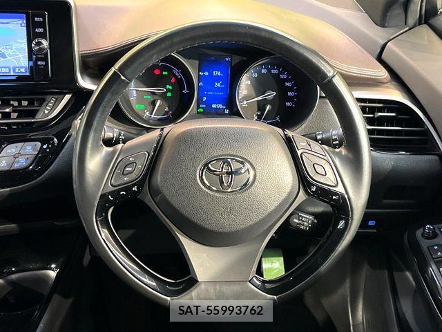 Toyota C-HR 2017-02 6751044-7