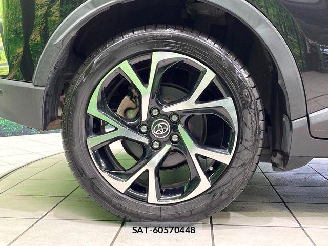 Toyota C-HR 2017-06 6751046-12