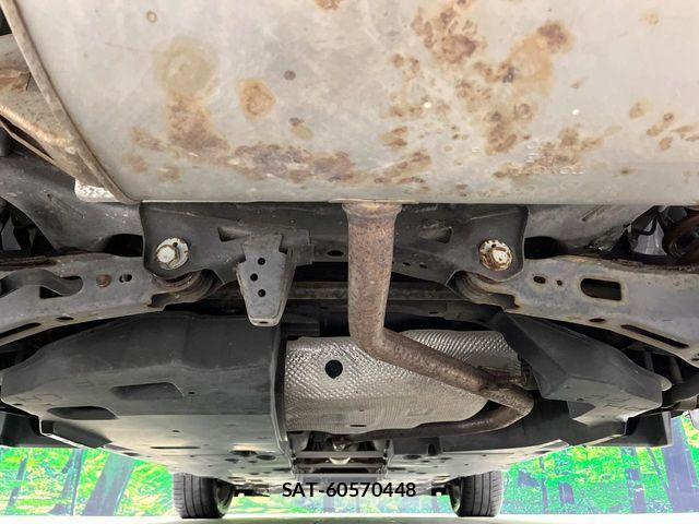 Toyota C-HR 2017-06 6751046-18