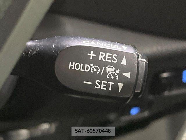 Toyota C-HR 2017-06 6751046-5