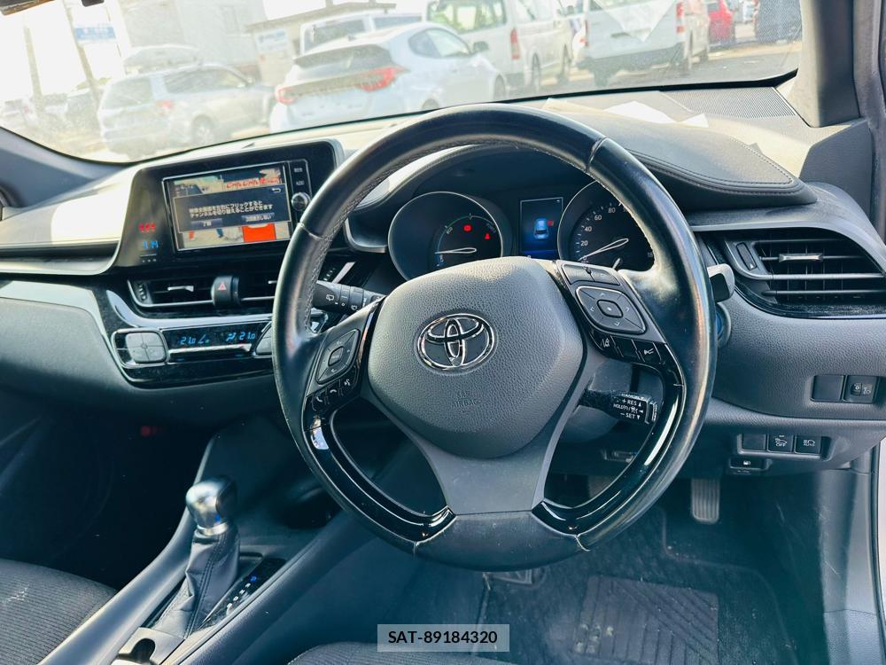 Toyota C-HR 2017 6714466-14