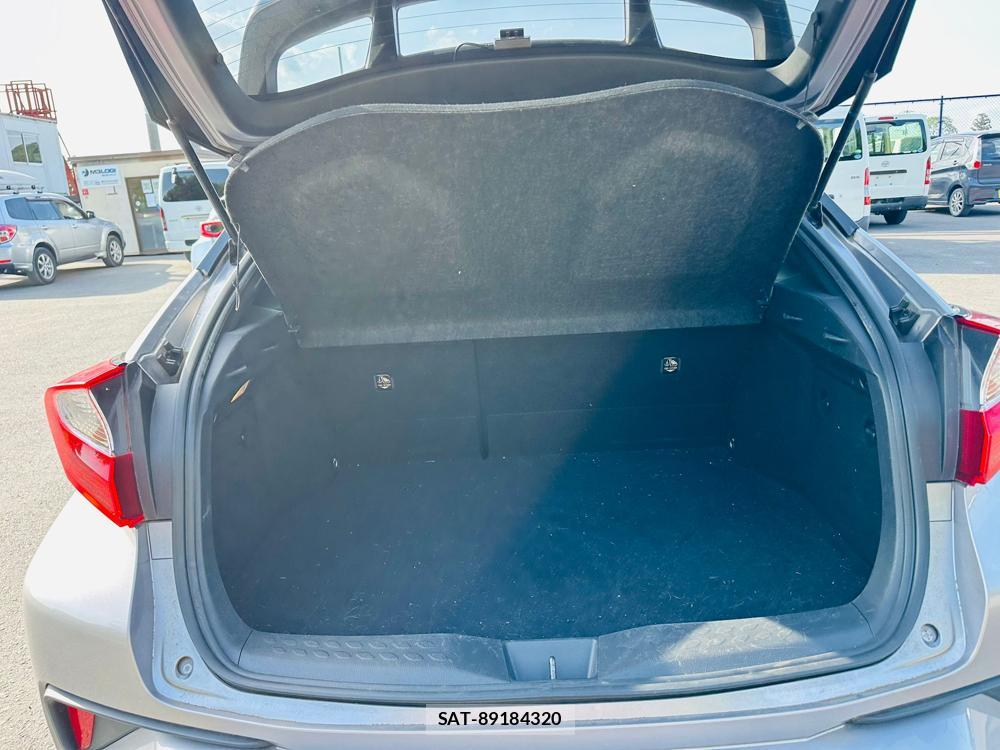 Toyota C-HR 2017 6714466-26