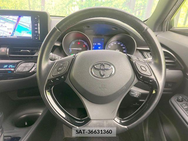 Toyota C-HR 2017-03 6814189-10