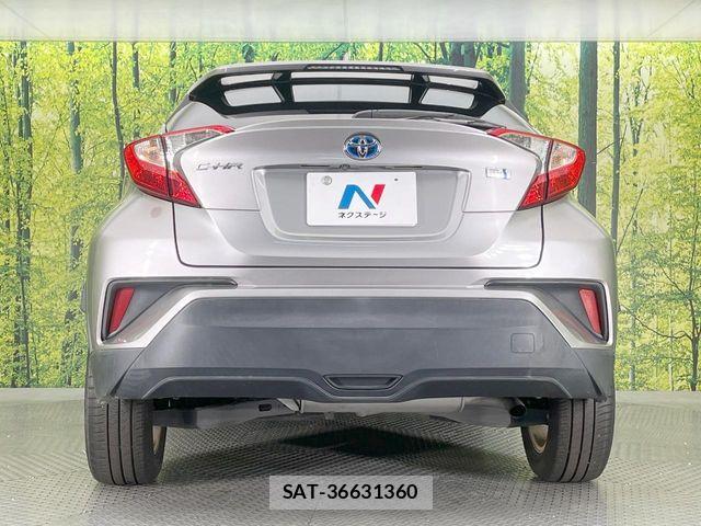 Toyota C-HR 2017-03 6814189-14