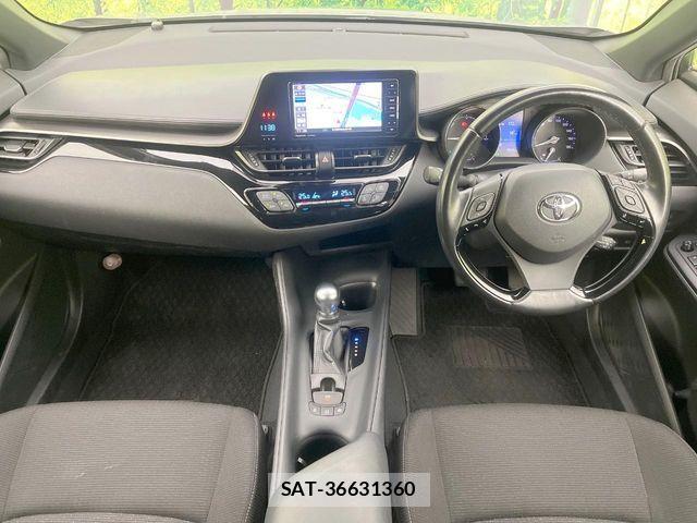 Toyota C-HR 2017-03 6814189-1