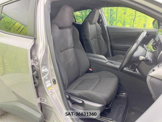 Toyota C-HR 2017-03 6814189-7
