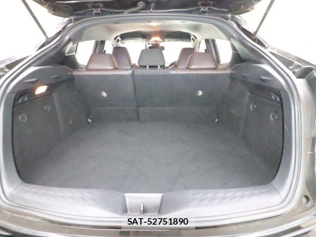 Toyota C-HR 2018-07 6814193-9