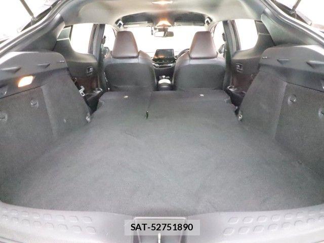 Toyota C-HR 2018-07 6814193-10