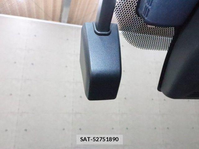 Toyota C-HR 2018-07 6814193-11