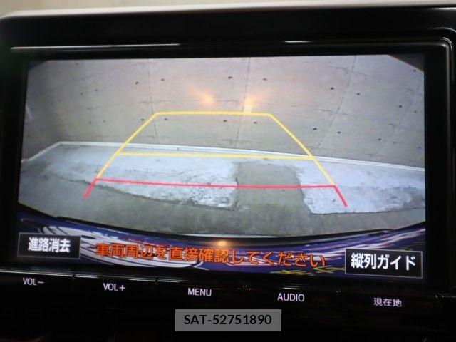 Toyota C-HR 2018-07 6814193-14