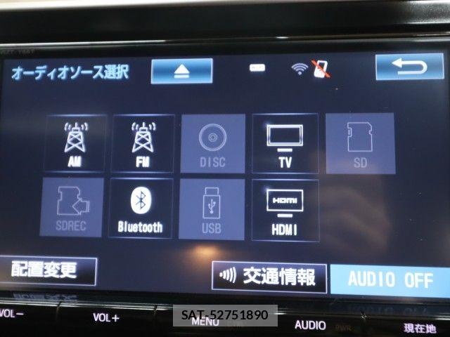 Toyota C-HR 2018-07 6814193-15