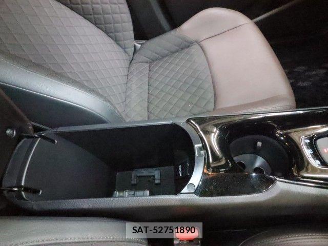 Toyota C-HR 2018-07 6814193-20