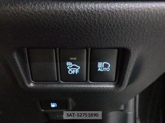 Toyota C-HR 2018-07 6814193-21