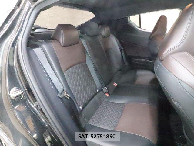 Toyota C-HR 2018-07 6814193-4