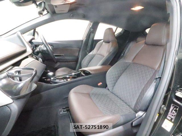 Toyota C-HR 2018-07 6814193-5