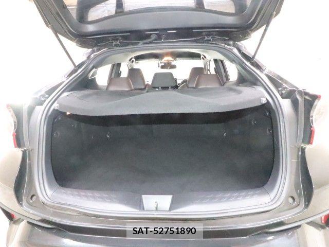 Toyota C-HR 2018-07 6814193-8