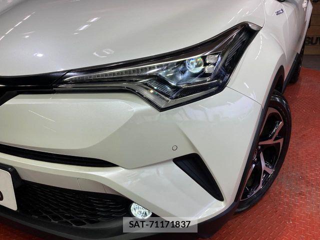 Toyota C-HR 2017-04 6814179-11