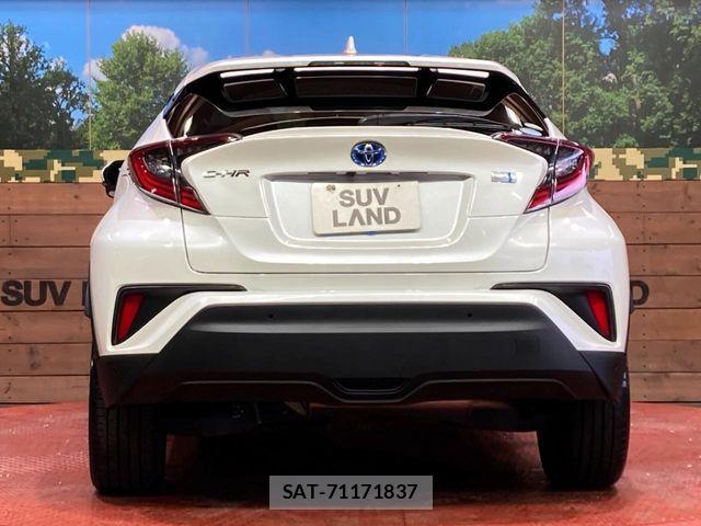 Toyota C-HR 2017-04 6814179-14