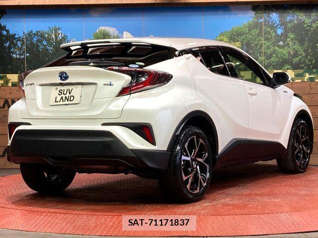Toyota C-HR 2017-04 6814179-16