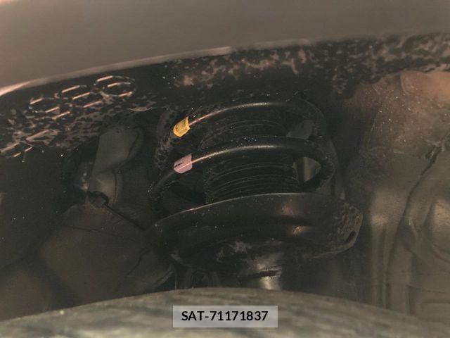 Toyota C-HR 2017-04 6814179-19