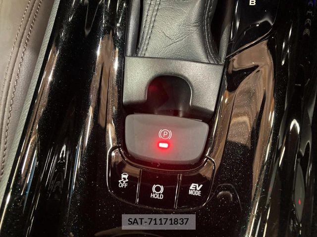 Toyota C-HR 2017-04 6814179-6