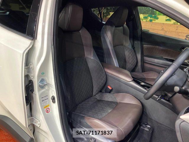 Toyota C-HR 2017-04 6814179-7