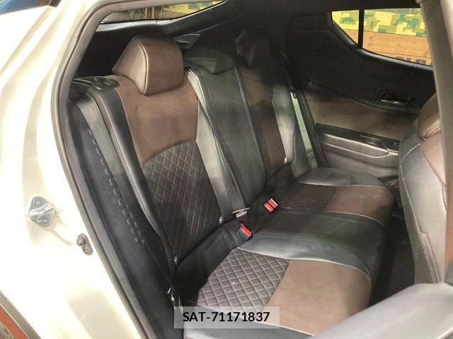 Toyota C-HR 2017-04 6814179-8