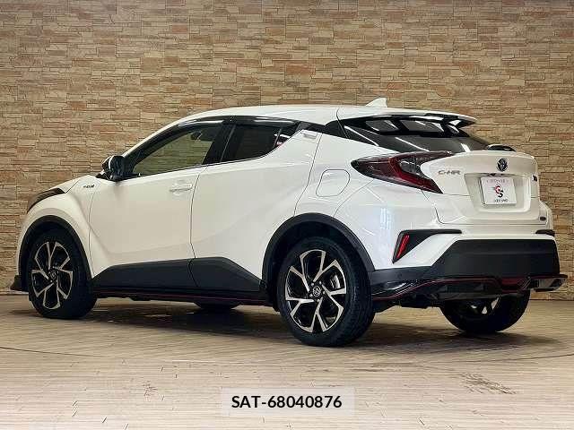 Toyota C-HR 2017-10 6814177-16