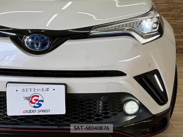 Toyota C-HR 2017-10 6814177-19