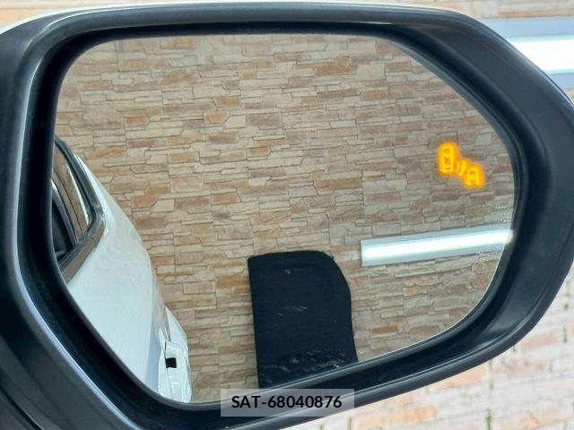 Toyota C-HR 2017-10 6814177-8