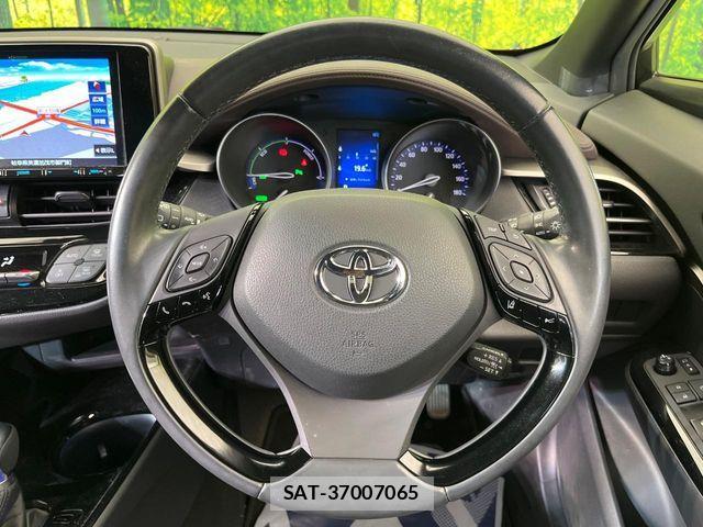 Toyota C-HR 2018-09 6814180-11