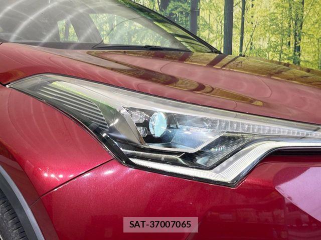 Toyota C-HR 2018-09 6814180-12