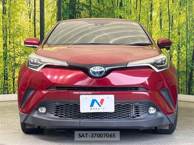 Toyota C-HR 2018-09 6814180-13