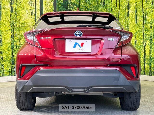 Toyota C-HR 2018-09 6814180-14