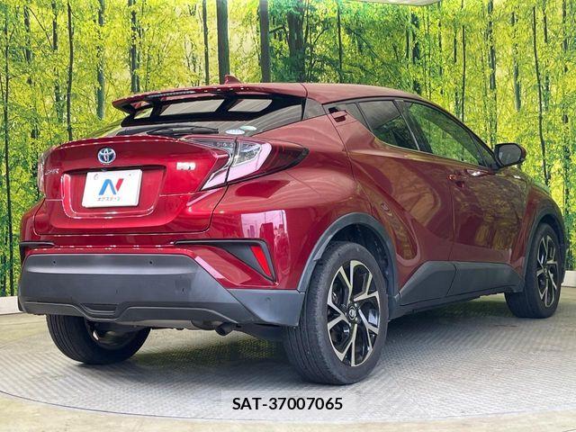 Toyota C-HR 2018-09 6814180-16
