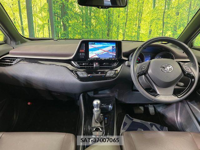 Toyota C-HR 2018-09 6814180-1