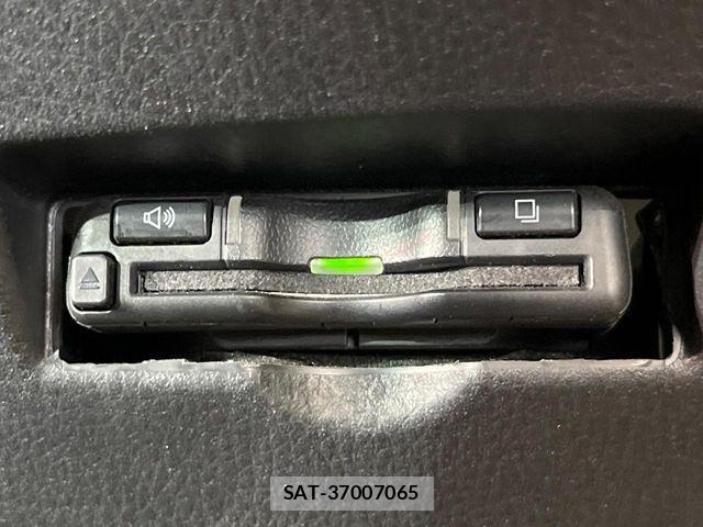 Toyota C-HR 2018-09 6814180-4