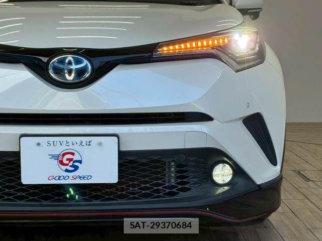 Toyota C-HR 2017-09 6814176-17