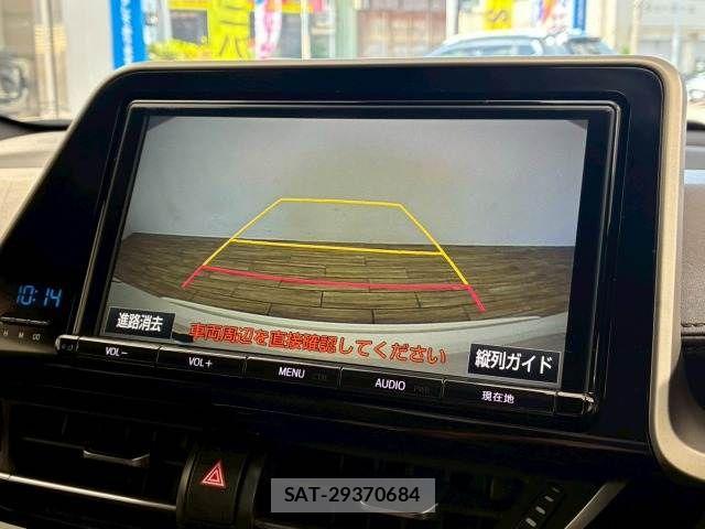 Toyota C-HR 2017-09 6814176-3