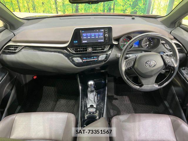 Toyota C-HR 2017-08 6814185-1