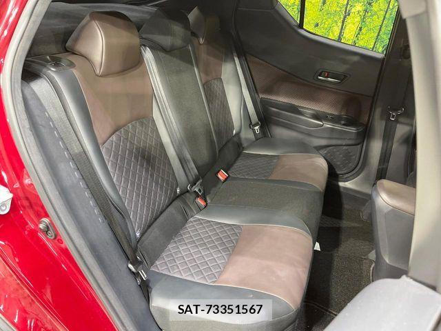 Toyota C-HR 2017-08 6814185-8