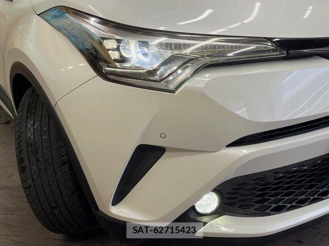 Toyota C-HR 2017-10 6814184-12