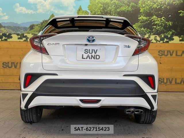 Toyota C-HR 2017-10 6814184-14