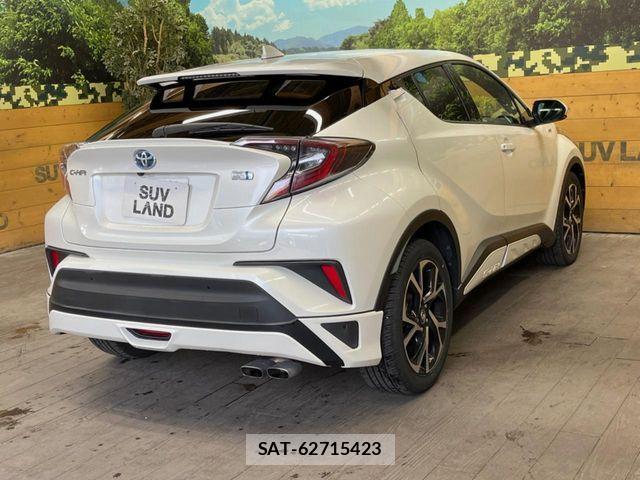 Toyota C-HR 2017-10 6814184-16