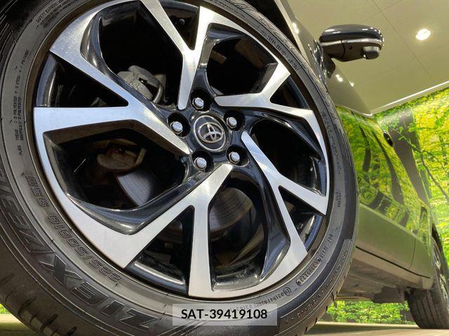 Toyota C-HR 2017-04 6814183-12