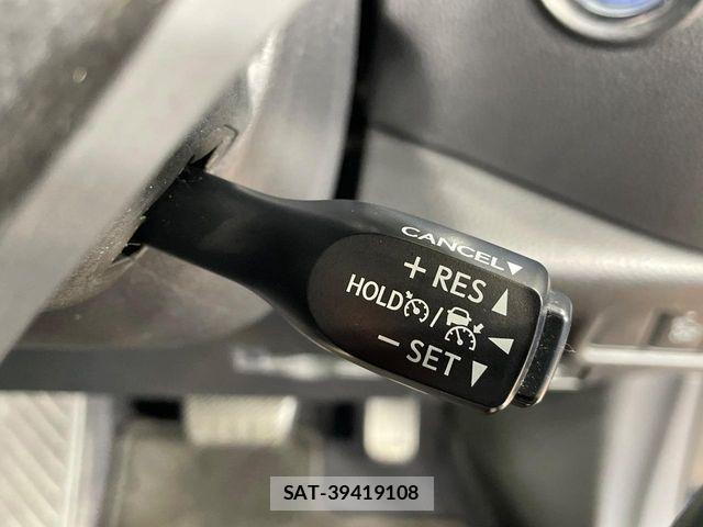 Toyota C-HR 2017-04 6814183-5